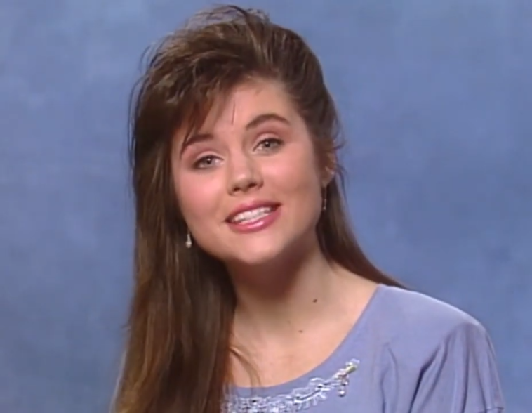 Kelly Kapowski Unforgettable Goddess Of The S Tv Series Saved By The Bell Modelz View Magazine